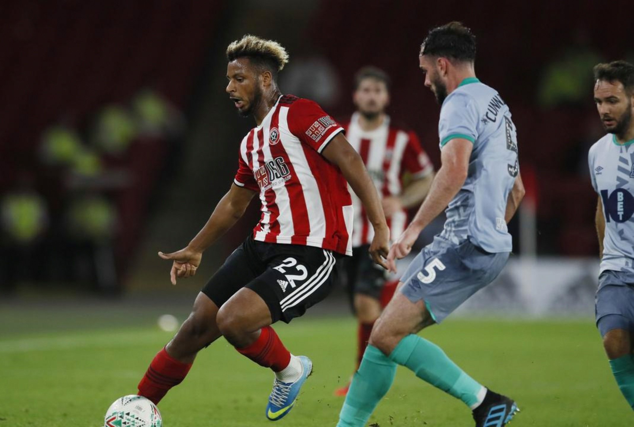 关于沃特福德逼平谢菲联，双方各取一分的信息