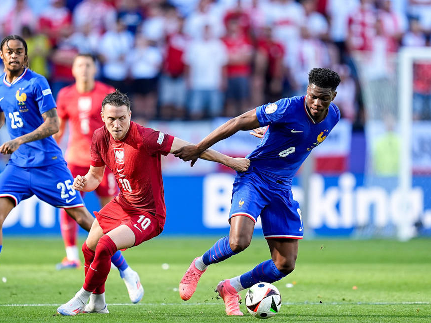 波兰队逆转法国队，波尔刷新纪录