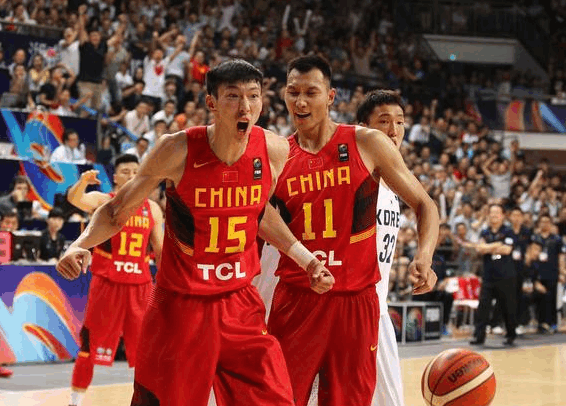 火箭险胜辽宁队，易建联统治全场的简单介绍